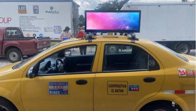 P3.33 pixel-pitch rooftop LED display mounted on a taxi, Enroute View Media