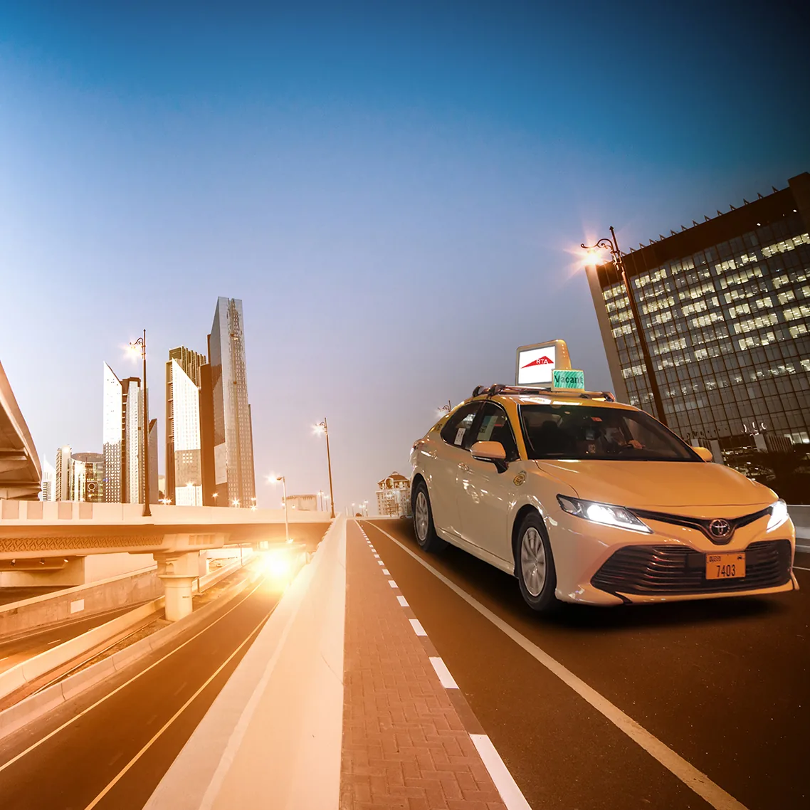 Dubai RTA taxi with Top Digital rooftop LED advertising panel (product/gallery photo)