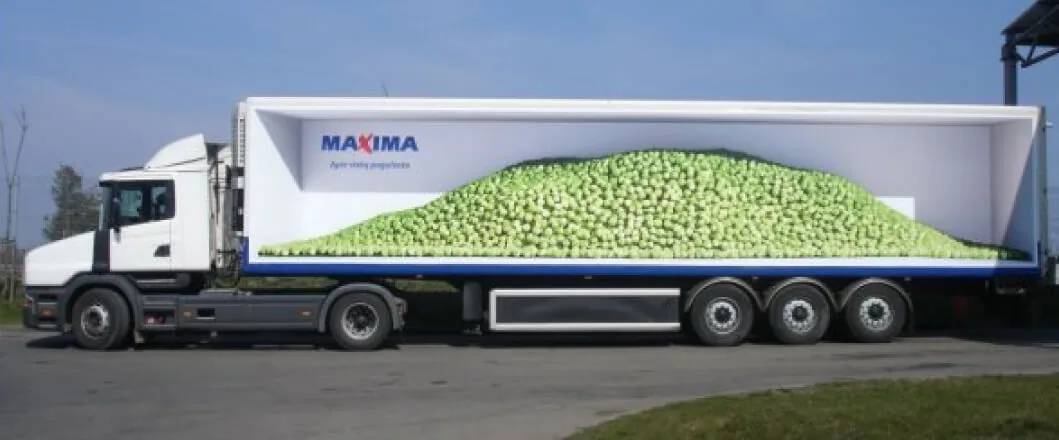 Maxima 3D-effect 'open trailer full of green apples' semi-trailer wrap (TruckAds)