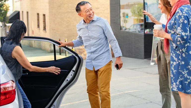 Uber OOH digital cartop advertising screen mounted on a car (via Marketing Dive coverage of the NYC network expansion)