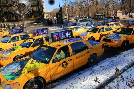 VeriFone Media fleet of NYC yellow taxis fitted with full-motion HD digital taxi-tops at launch (via DailyDOOH, 2014)
